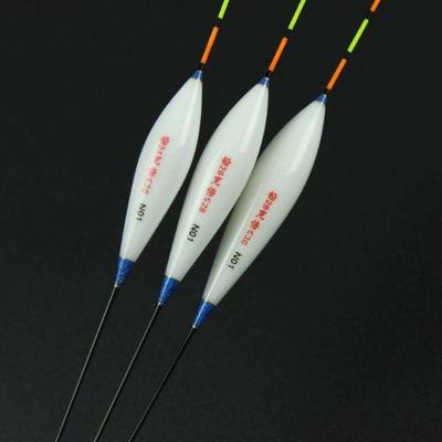 钓鱼人常用4种浮漂材质分析,看完你就知道怎么买漂不被坑了