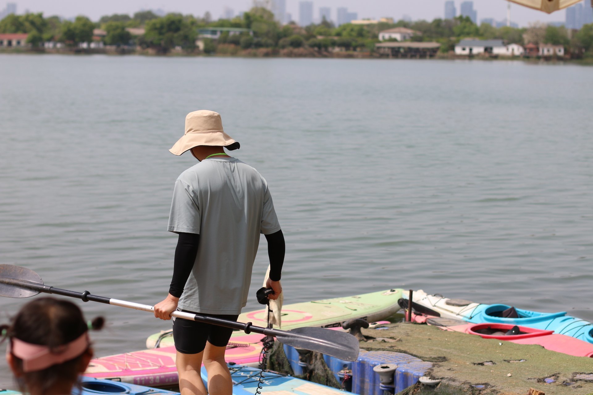东湖等风小院垂钓 悠享湖畔慢时光